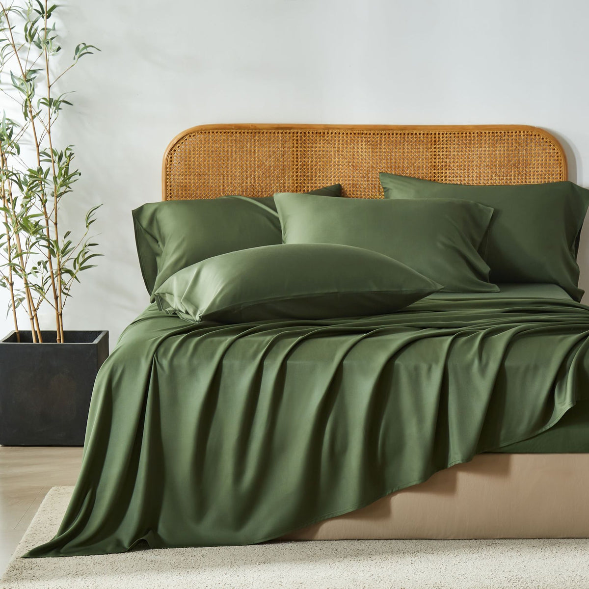 Bamboo-Polyester Luxury Fitted Sheet Set