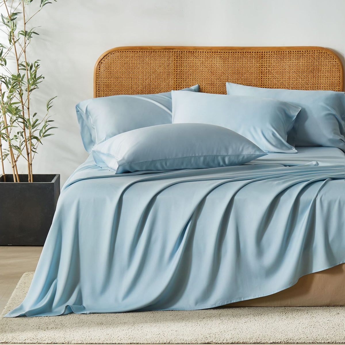 Bamboo-Polyester Luxury Fitted Sheet Set